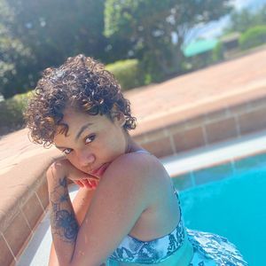 Meet your Posher, Je'lah